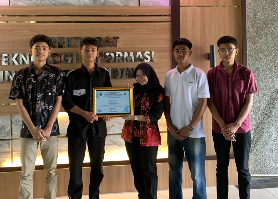 5 Siswa SMK Negeri 1 Tanjuan Baru Sukses Selesaikan Program Magang di DTI UNAND